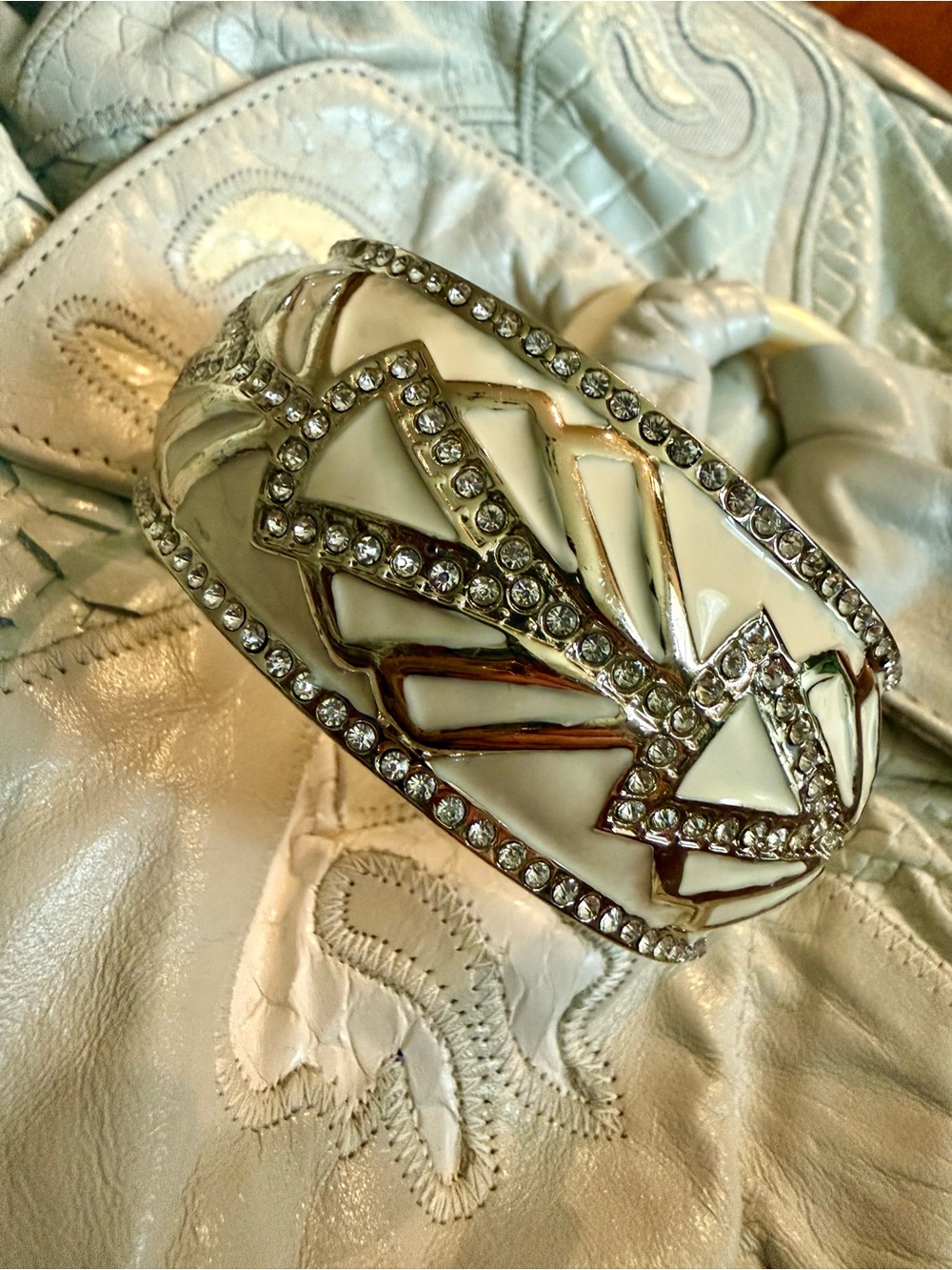 VTG SEQUIN Cream Gold Rhinestone Crystal Bangle Bracelet 1990s w Clamper Closure - Picture 8 of 9